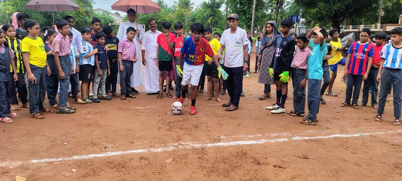പ്രമാണം:25461-EKM-GOAL2026-BESTKICK3.jpg