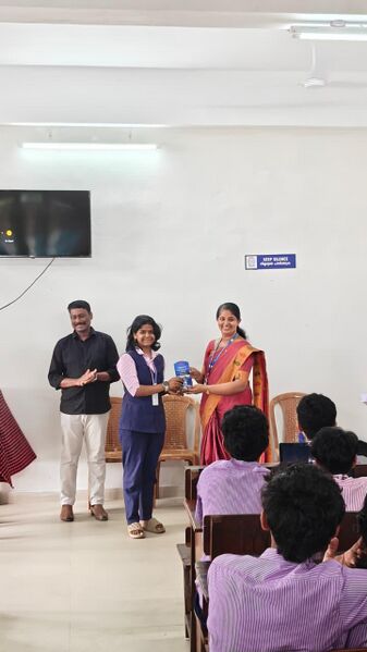 പ്രമാണം:32501 Robo prize 3.jpg