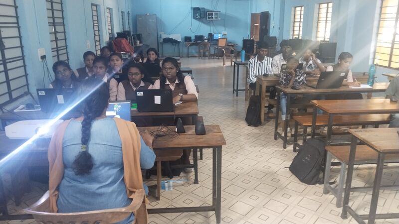 പ്രമാണം:36064 LK Unit camp3.jpg