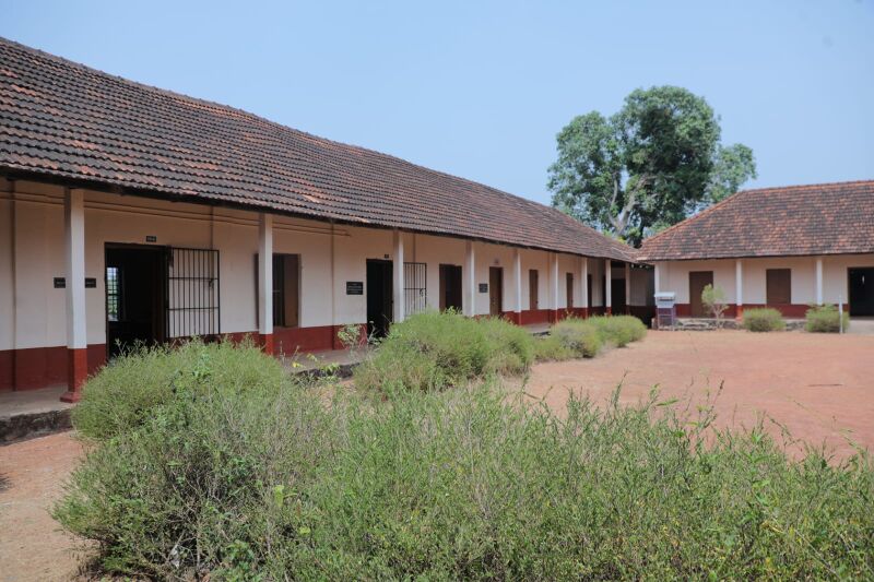 പ്രമാണം:37015building.jpeg