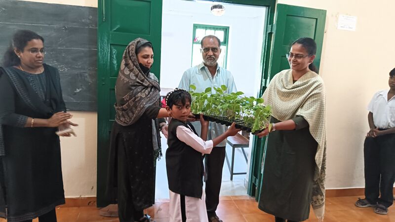 പ്രമാണം:43052 inauguration saplings.jpg