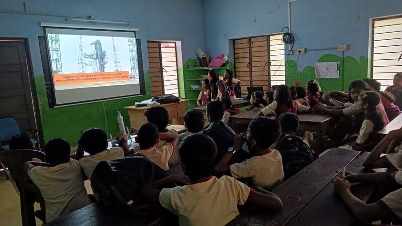 പ്രമാണം:43457-HITECH CLASS ROOM.jpeg