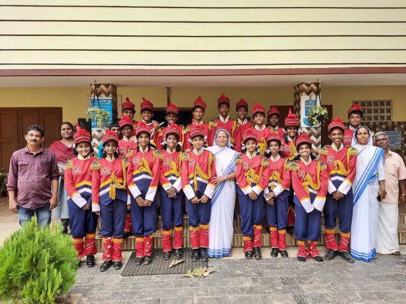 പ്രമാണം:Band 35052 221.jpg