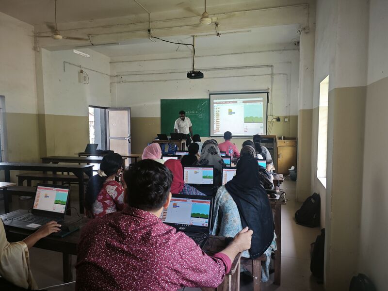 പ്രമാണം:Drcmlp training 8 21.jpg