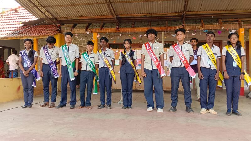 പ്രമാണം:Investiture ceremony.jpg