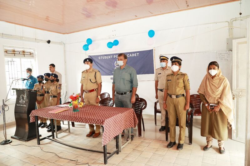 പ്രമാണം:Spc wovhss xmas camp Prayer.jpg