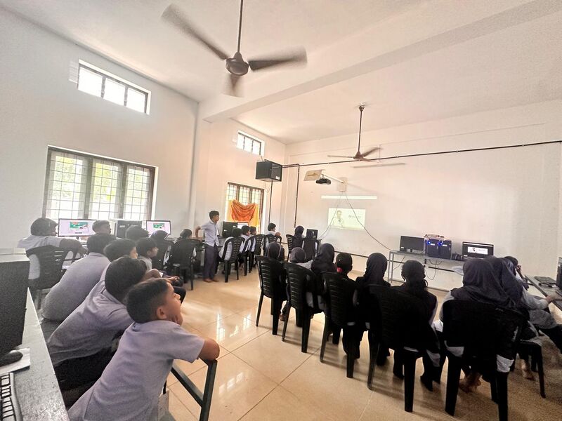 പ്രമാണം:34343 hitech.jpg