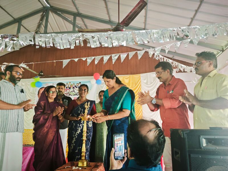പ്രമാണം:39259-prevesanolsavam1.jpg