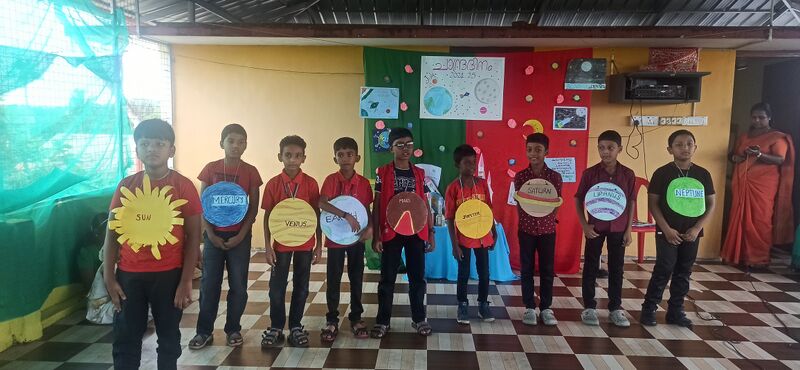 പ്രമാണം:44443 chandradinam7.jpg