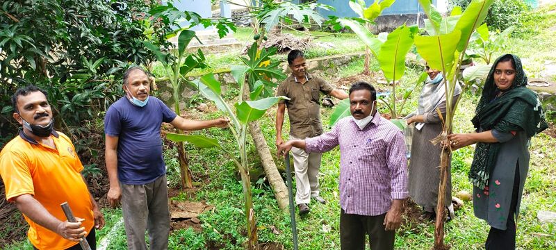 പ്രമാണം:47045-KD 21-2.jpeg