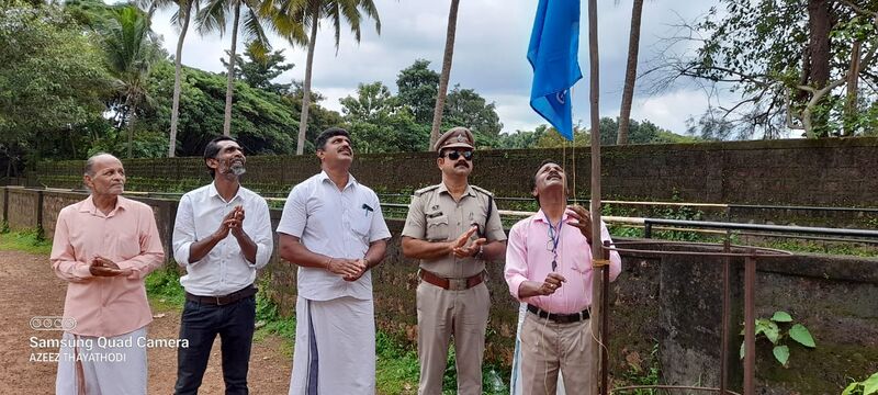 പ്രമാണം:11406-sports flag hosting.jpeg