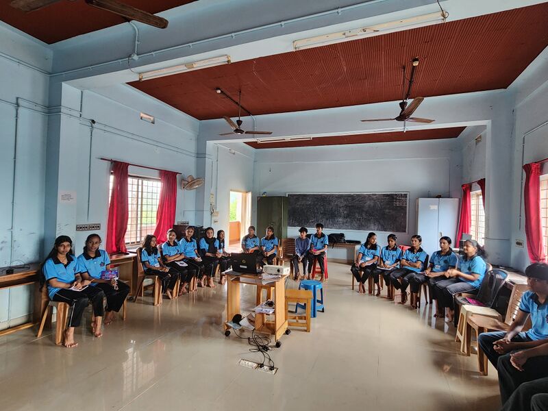 പ്രമാണം:13034 SUMMERCAMP2.jpg