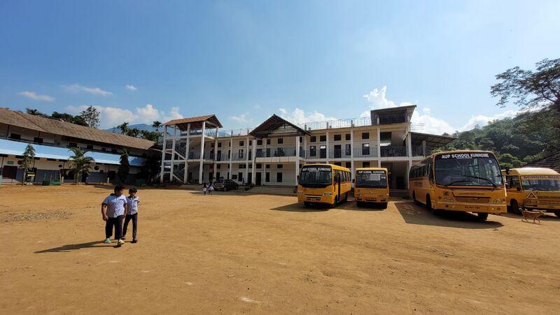 പ്രമാണം:15476 NEW BULDING.jpeg