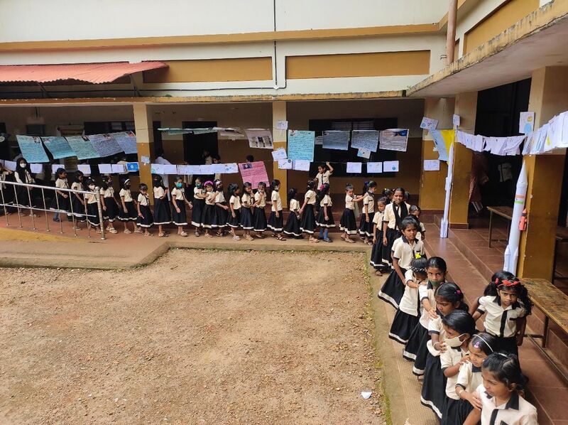 പ്രമാണം:19855 chandradinam.jpg