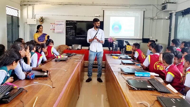 പ്രമാണം:21060-lk free41.jpg