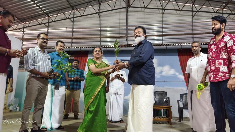 പ്രമാണം:22002evday1.jpeg