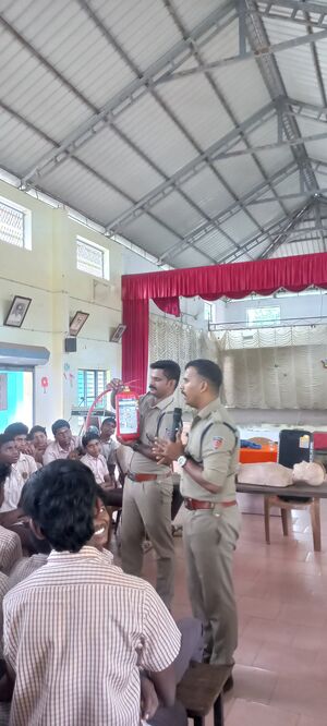 അഗ്നിശമനിപ്രവർത്തിപ്പിക്കേണ്ട വിധം പരിചയപ്പെടുത്തുന്നു