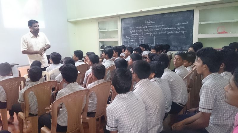പ്രമാണം:26056 Cancer awareness class.JPG