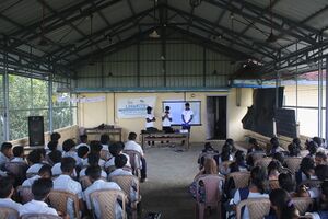 37001 LK Desigin the currier.jpg