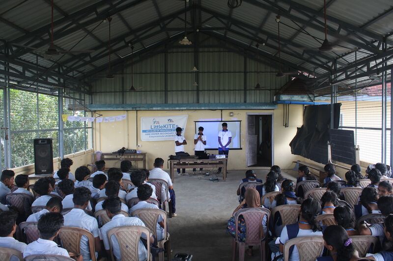 പ്രമാണം:37001 LK Desigin the currier.jpg