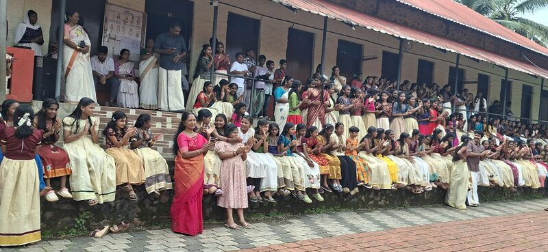 പ്രമാണം:38077 Onam 10 2025.jpg