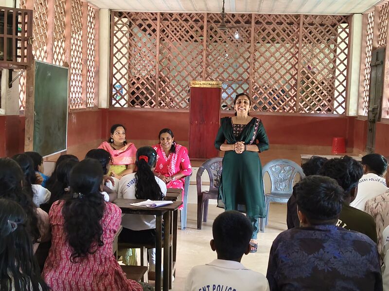 പ്രമാണം:39001 teens 2 12.11.25.jpg