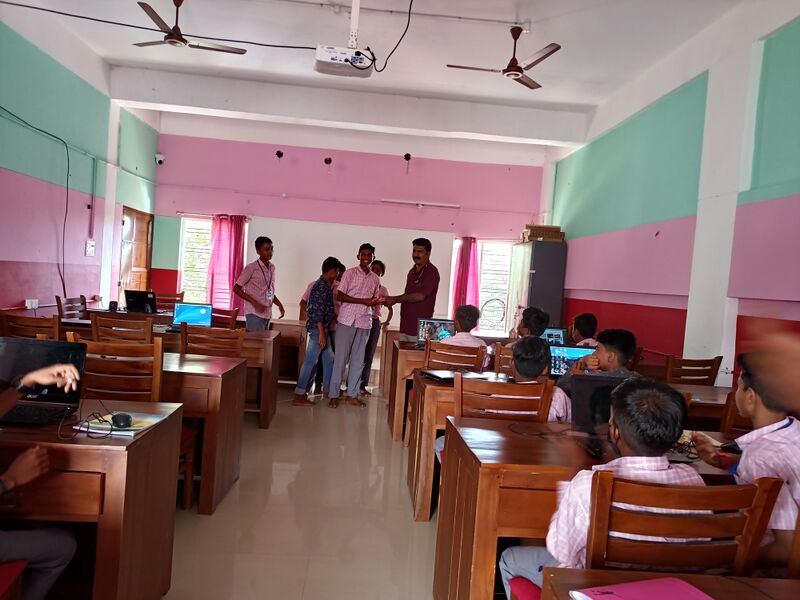 പ്രമാണം:42013-prel.camp-prize distribution.jpg