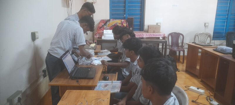 പ്രമാണം:BS25 tsr 23076 71.jpeg