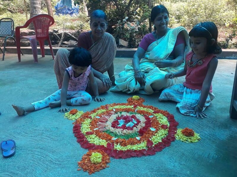 പ്രമാണം:12335-onam5.jpg