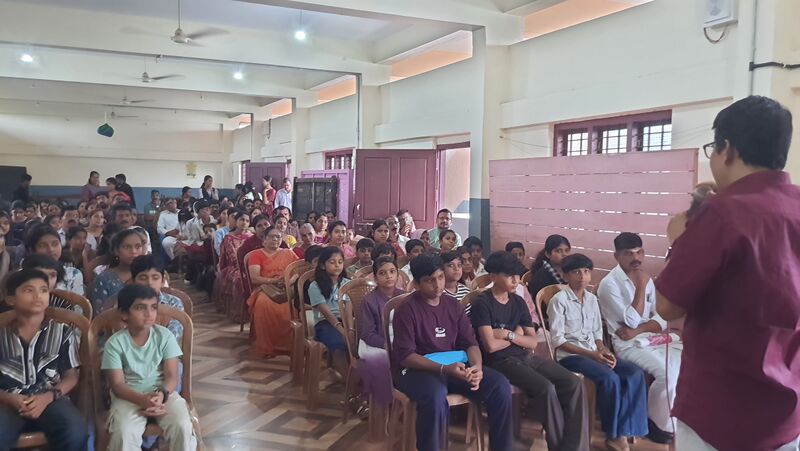 പ്രമാണം:13951 LSS AND USS.jpg