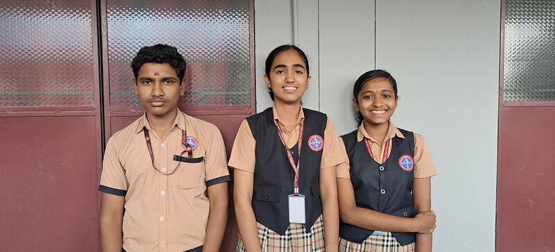 പ്രമാണം:15051 students visit.jpg