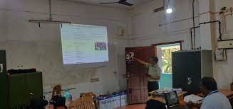 പ്രമാണം:19308 hitech.jpg