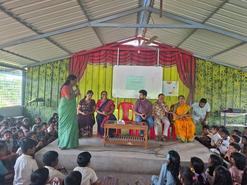 പ്രമാണം:21706 balasabha.jpg