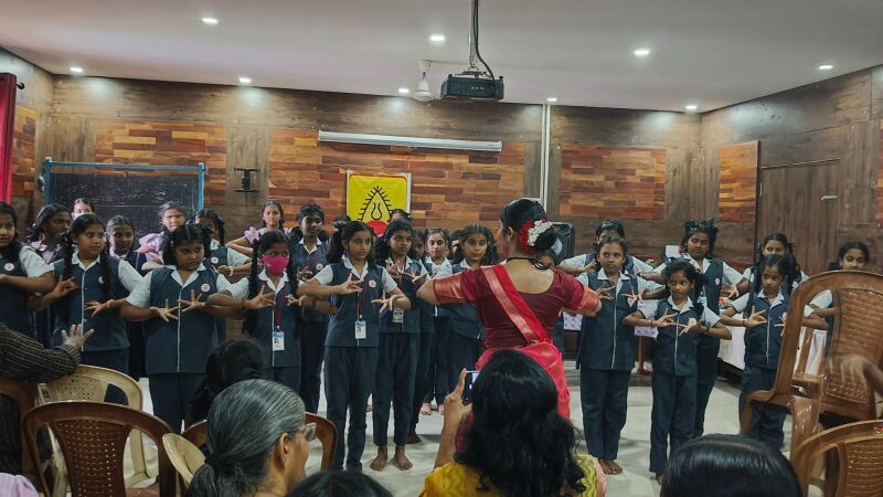 പ്രമാണം:26059-reading 2.jpeg