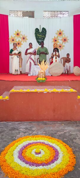 പ്രമാണം:26257 onam celebration.jpeg