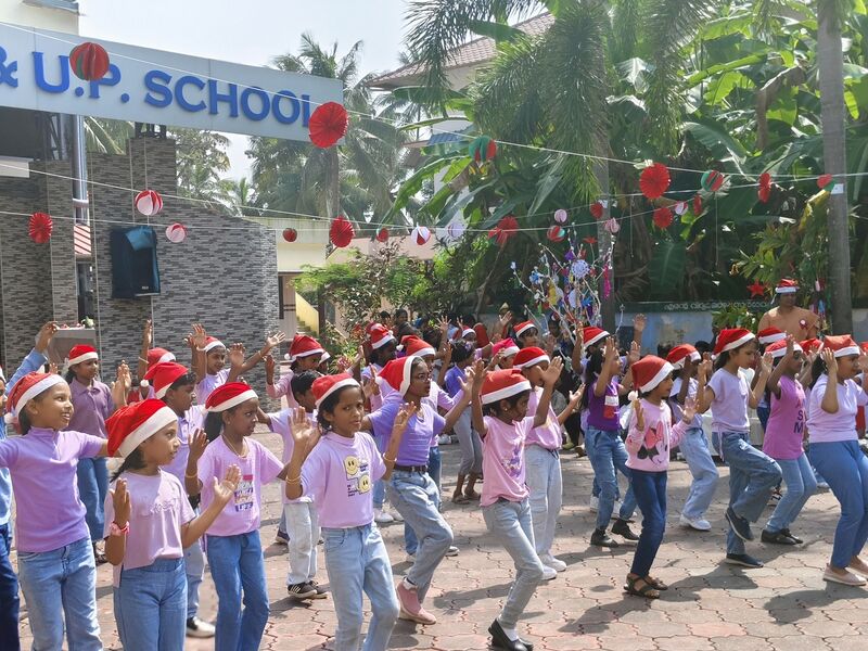 പ്രമാണം:26342 x'mas1.jpg