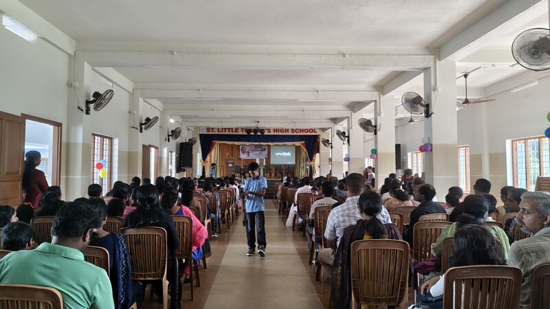 പ്രമാണം:28041 Pravesanolsavam 3 June 2026.jpg