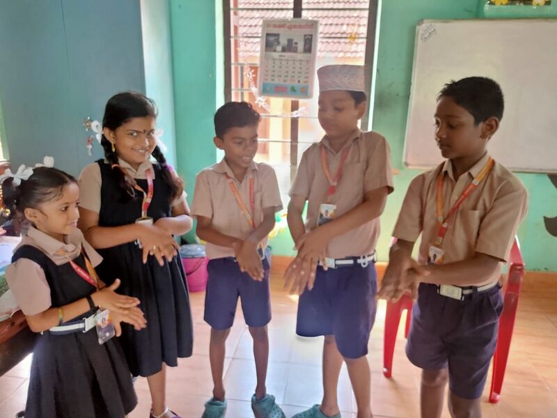 പ്രമാണം:41409 poshan maa 2.jpg