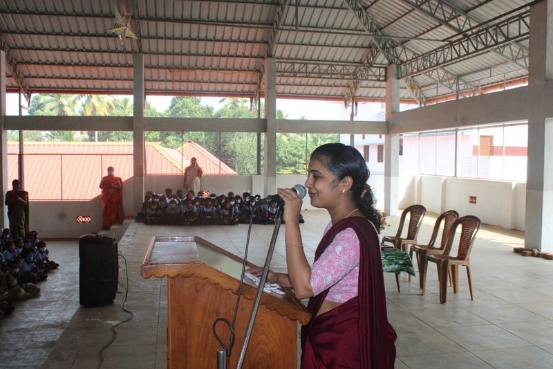 പ്രമാണം:44014 2022 Hello English 1.JPG