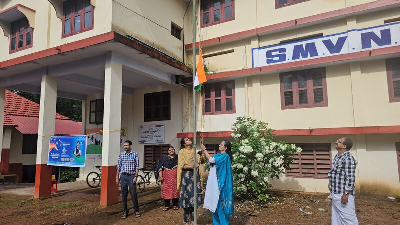 പ്രമാണം:45027 independence day2.jpg