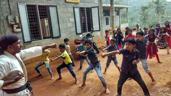 കായിക വിദ്ധ്യാഭ്യാസ ത്തിന്റെ ഭാഗമായി ഈ വര്ഷം ആരംഭിച്ച കരാട്ടെ പരിശീലനത്തില്‍ നിന്ന്