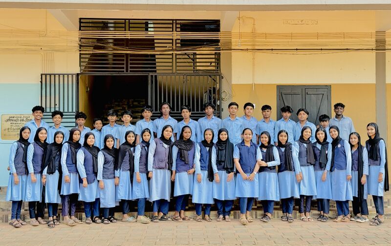 പ്രമാണം:48144 LK Batch 25-28.jpeg