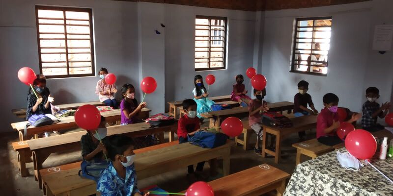 പ്രമാണം:48239 pravesanolsavam08.jpeg