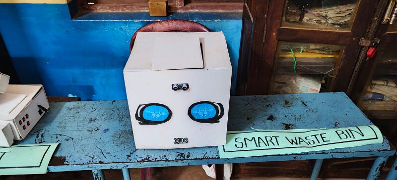 പ്രമാണം:Smart waste bin.jpg