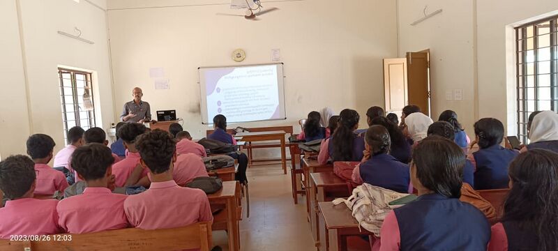 പ്രമാണം:13086Hi tech1.jpg