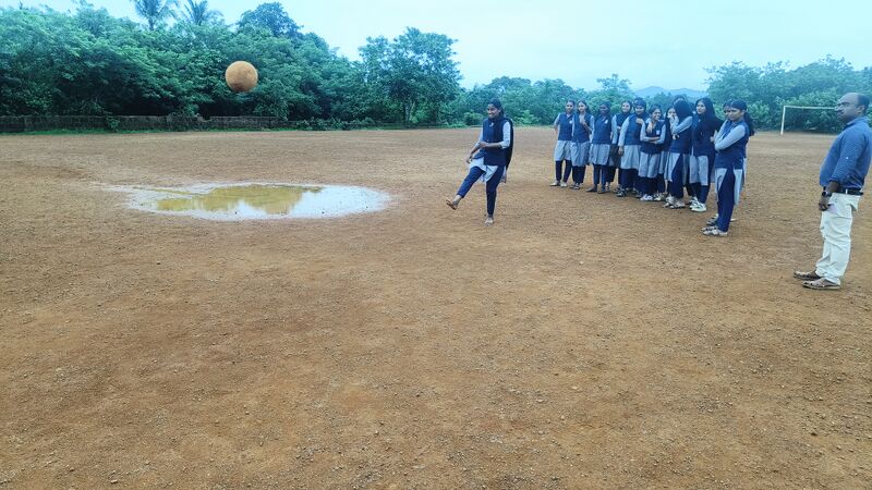 പ്രമാണം:13104 KNR GOAL2026-BEST KICK3.jpg