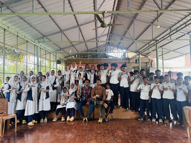 പ്രമാണം:16008 little kites 2024-27.jpeg