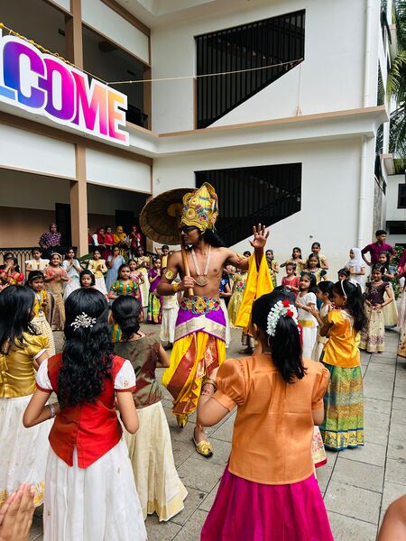 പ്രമാണം:18679 0NA 25-26.jpg