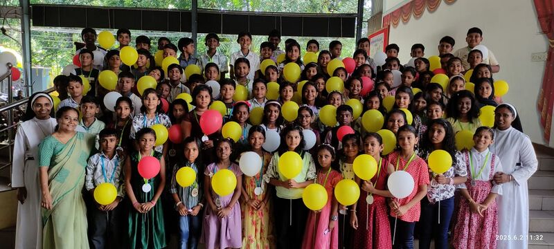 പ്രമാണം:25045-opening day5.jpg