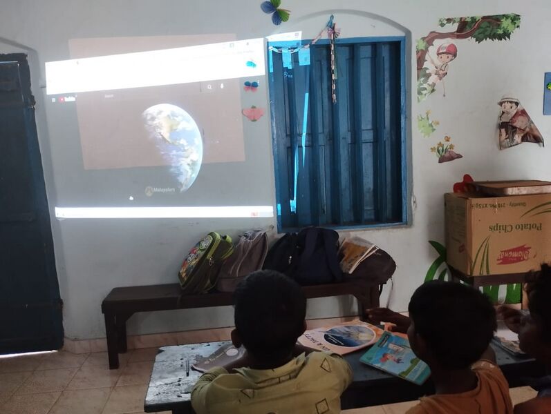 പ്രമാണം:26516 -- hitech photos.jpg